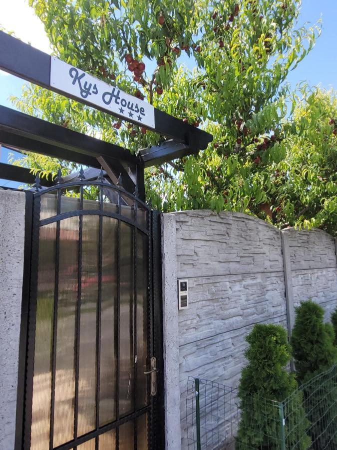 Kys House Hotel เตคีร์กิโอล ภายนอก รูปภาพ